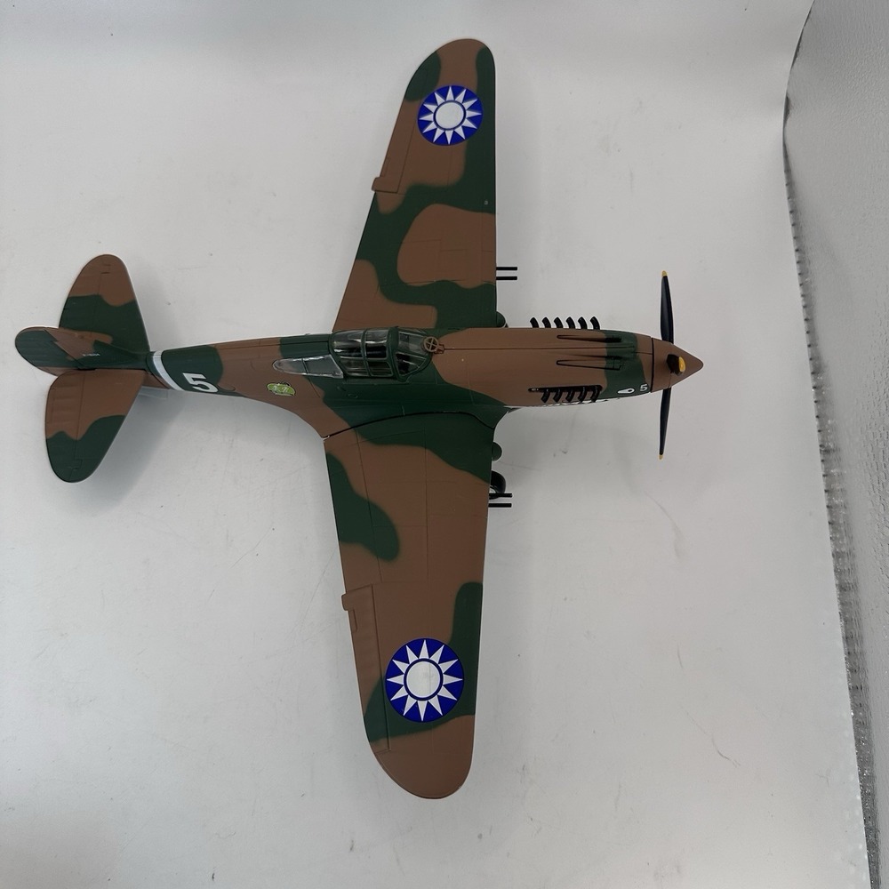 LIBERTY CLASSICS COCKPIT TOYS P-40B TOMAHAWK 1ST PURSUIT SQ AVG 1:44 45 OF 2500